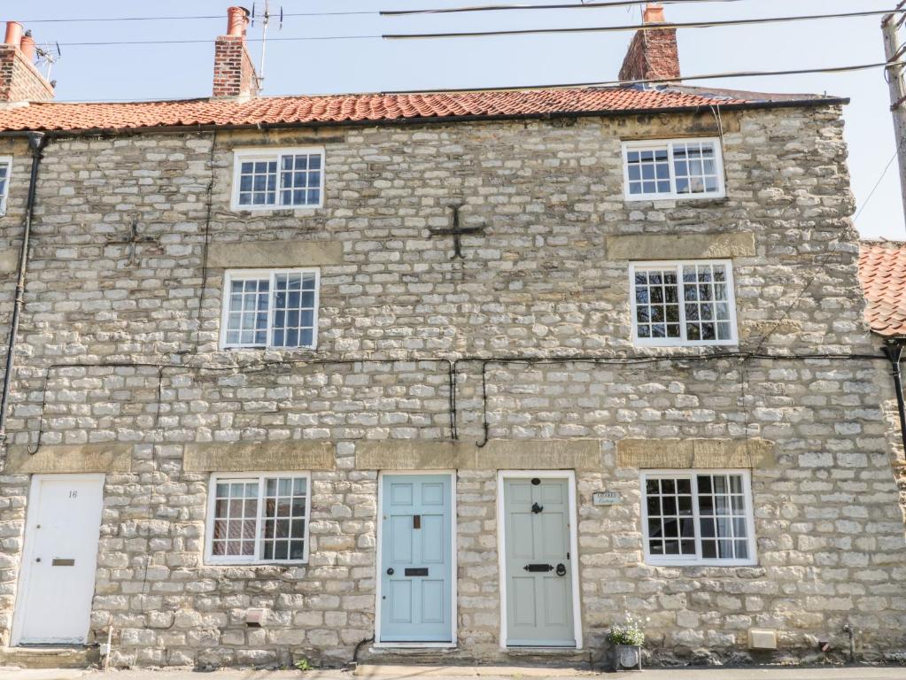 Crooked Cottage, York Accommodation image 1 Crooked Cottage, York image one