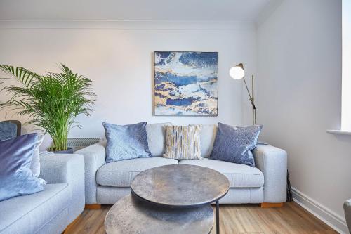 Host & Stay - Freshwater View image three