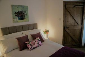Mews Cottage Harrogate Accommodation image 2 Mews Cottage Harrogate image two