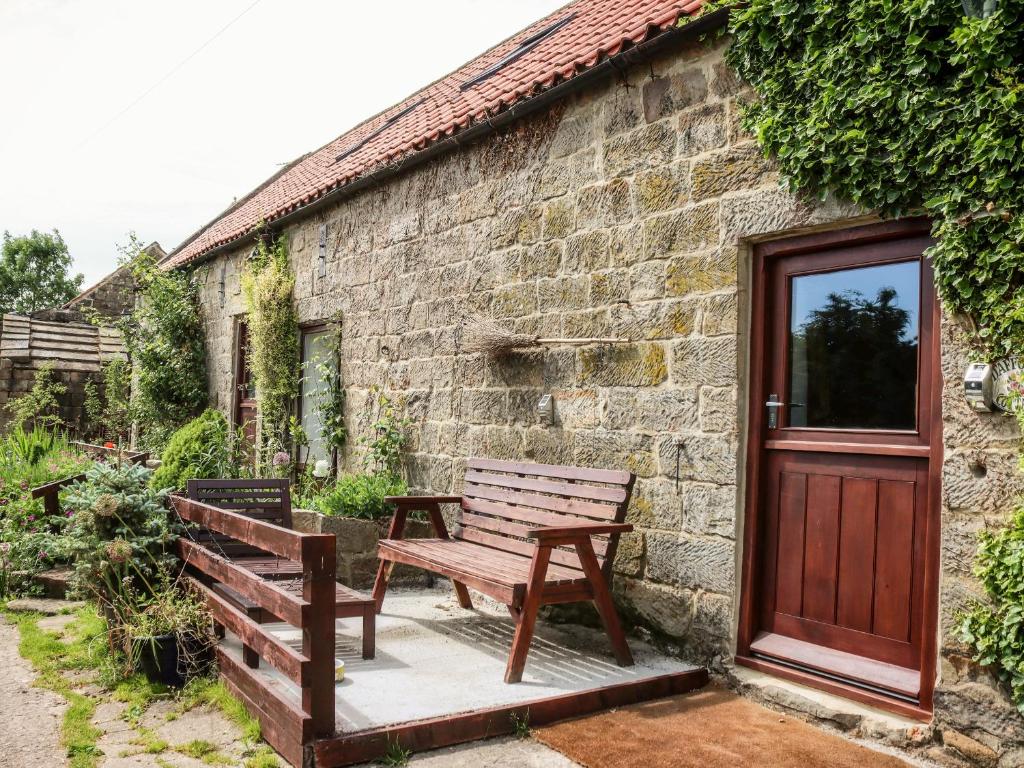 Daffodil Cottage, Whitby image one