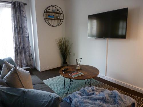 Sun Gardens Luxe 2 Bed 2 Bath Apartment Accommodation image 3 Sun Gardens Luxe 2 Bed 2 Bath Apartment image three