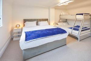 Host & Stay - Sandside Beach House Accommodation image 2 Host & Stay - Sandside Beach House image two