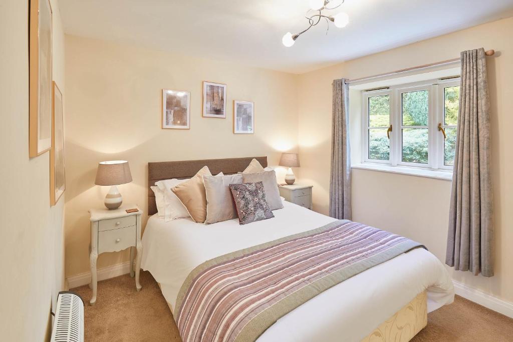 Host & Stay - Kingfisher Cottage Accommodation image 1 Host & Stay - Kingfisher Cottage image one