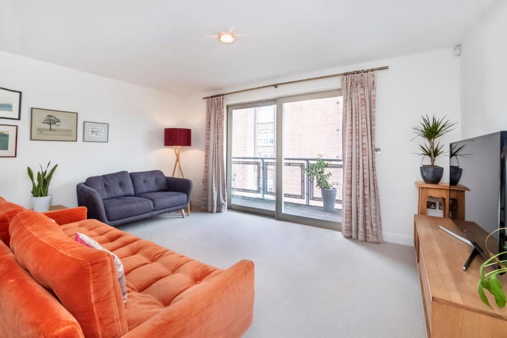 City Apartments - John Walker House image one