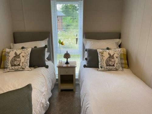 Hollicarrs - Sunflower Lodge Accommodation image 3 Hollicarrs - Sunflower Lodge image three