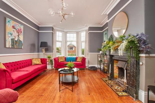 Large 7 Bed House - Sea Views - Parking - Pets - Hottub Accommodation image 3 Large 7 Bed House - Sea Views - Parking - Pets - Hottub image three