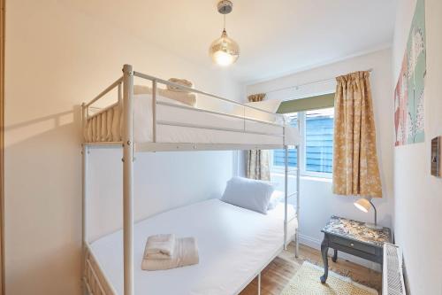 Host & Stay - Windsor Nook image three