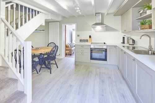 Host & Stay - Spring Cottage Accommodation image 3 Host & Stay - Spring Cottage image three