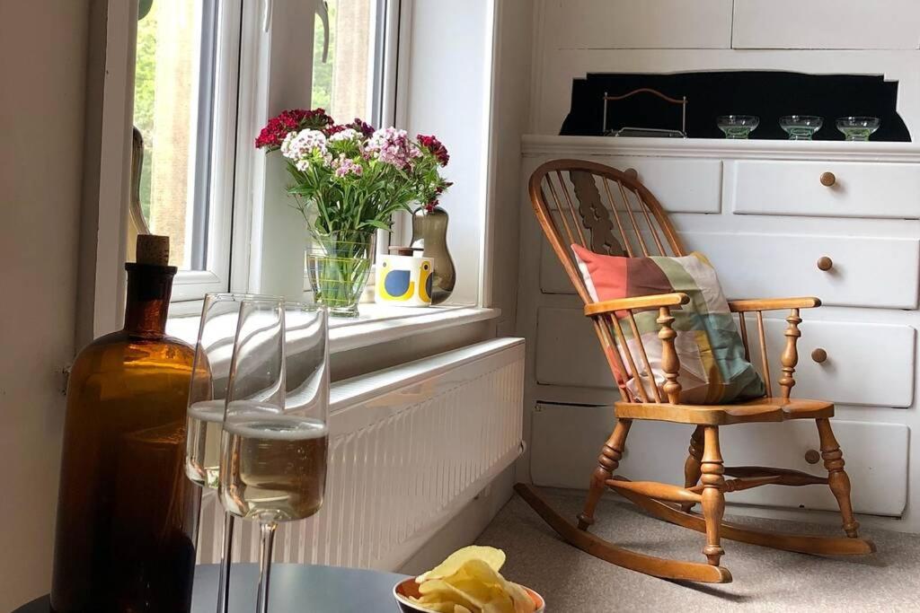 Stylish studio gem in the heart of Hebden Accommodation image 1 Stylish studio gem in the heart of Hebden image one