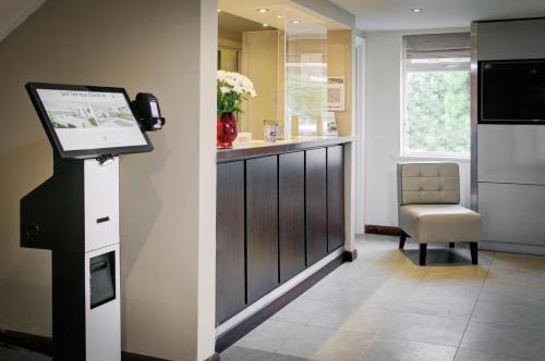 Fortune Huddersfield; Sure Hotel Collection by Best Western image three