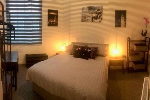 Lighthouse View - Amazing sea and beach view - Free Sky TV including Sports and Movies - Fast WIFI Accommodation image 3 Lighthouse View - Amazing sea and beach view - Free Sky TV including Sports and Movies - Fast WIFI image three