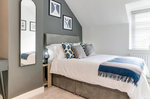 Host & Stay - Beam End Cottage image three
