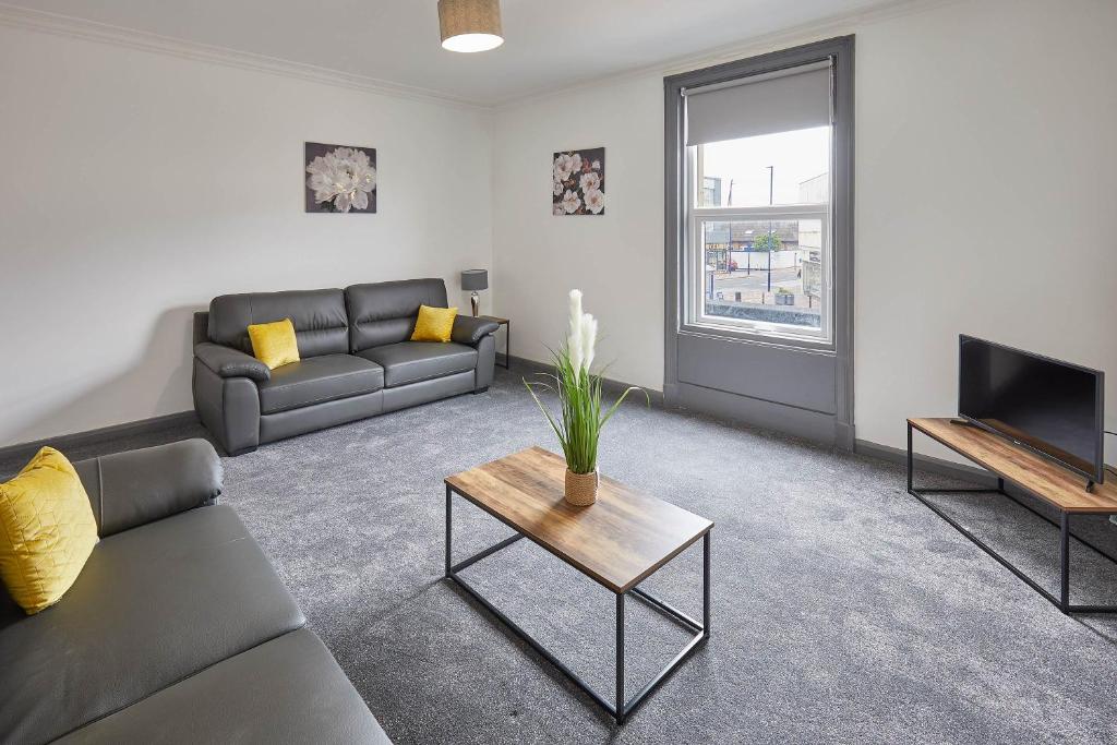 Host & Stay - Clarendon Apartments Accommodation image 1 Host & Stay - Clarendon Apartments image one