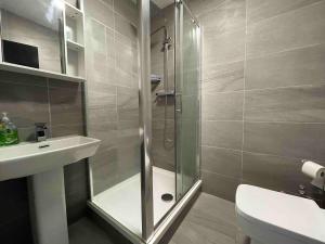 Practical Apartment in Prime Location Accommodation image 2 Practical Apartment in Prime Location image two
