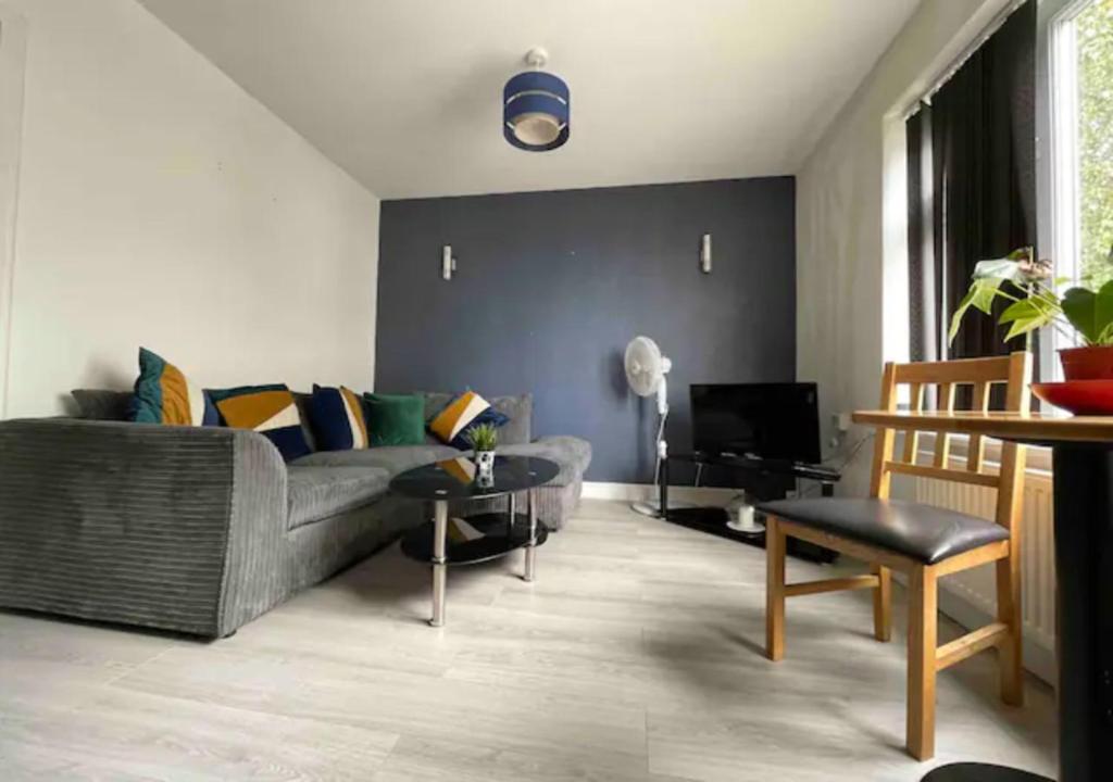Practical Apartment in Prime Location Accommodation image 1 Practical Apartment in Prime Location image one