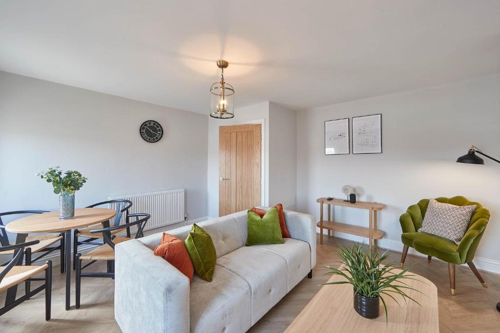 Host & Stay - Whitby Heights image one