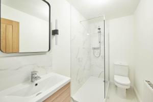 Host & Stay - Whitby Heights image two