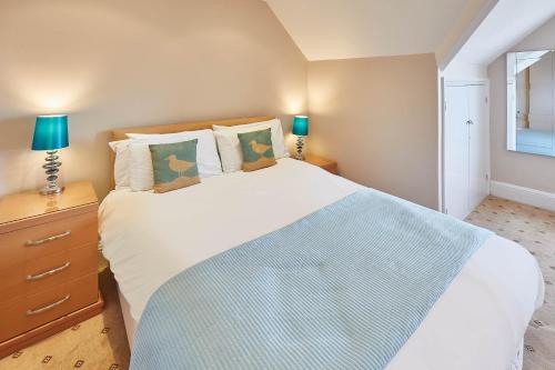 Host & Stay - Sea View 44 Accommodation image 3 Host & Stay - Sea View 44 image three