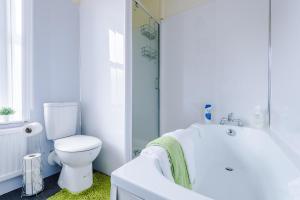 Woodside House by Lavender Stays image two