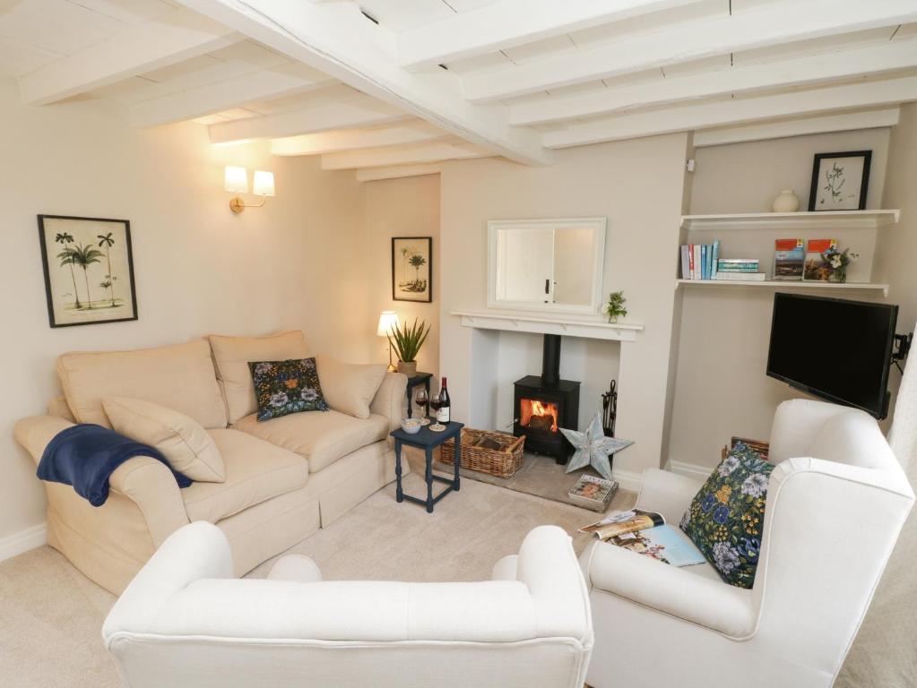 Lily Cottage image one