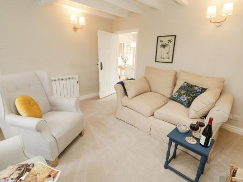 Lily Cottage image three