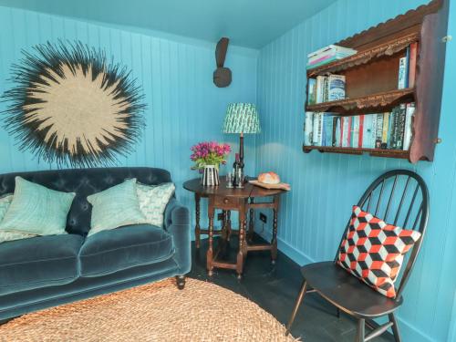 Foxglove Cottage image three