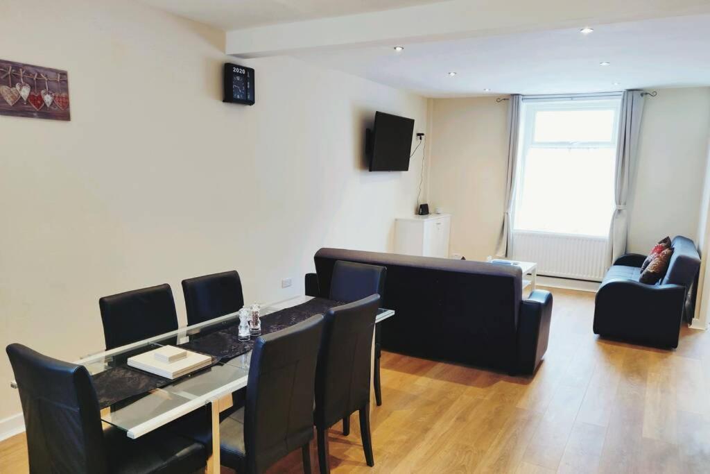 Modern holiday let in Skipton, North Yorkshire Accommodation image 1 Modern holiday let in Skipton, North Yorkshire image one