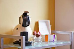Modern, City Centre, Studio Apartment with FREE WIFI, GYM ACCESS, NETFLIX - West One Accommodation image 2 Modern, City Centre, Studio Apartment with FREE WIFI, GYM ACCESS, NETFLIX - West One image two