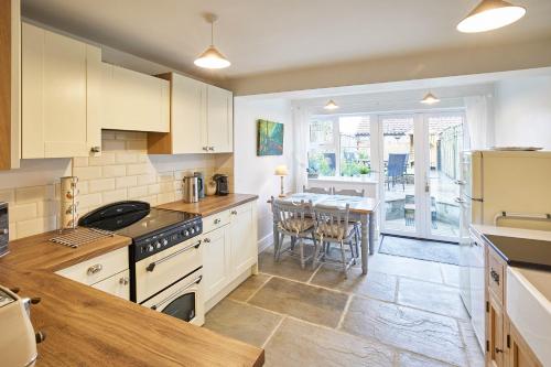 Host & Stay - Willow Cottage Accommodation image 3 Host & Stay - Willow Cottage image three