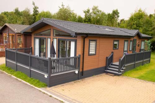 Penny Lodge with Hot Tub Accommodation image 3 Penny Lodge with Hot Tub image three