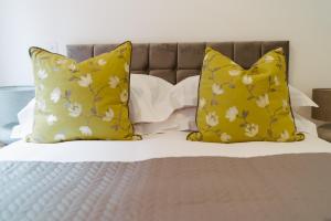 York Riverside Apartments image two