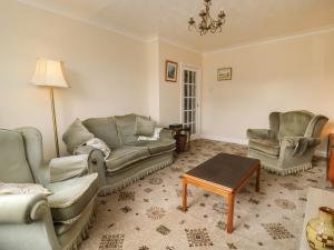 The Corner Bungalow image two