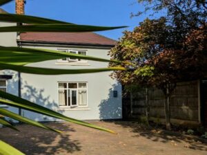 Apartments in Doncaster - Prices & Bookings Page image 16 Picture of Racecourse Cottage