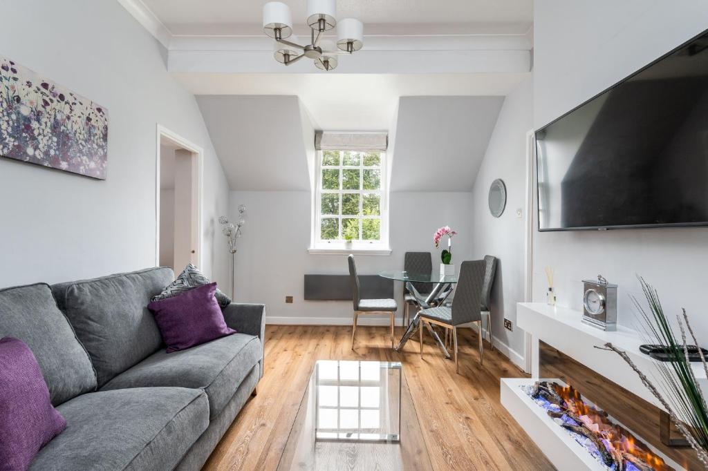 Picture of Pass the Keys Modern & Stylish Feversham House with Free Parking