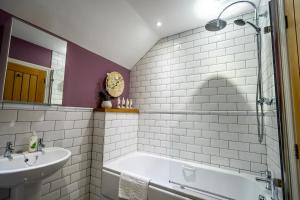 Middlethorpe Manor - No 5 Lazy Days and Explore Accommodation image 2 Middlethorpe Manor - No 5 Lazy Days and Explore image two