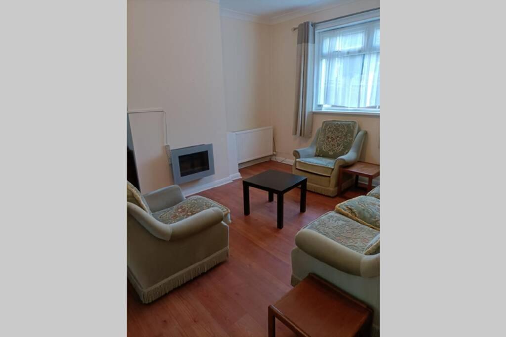 Entire House in a Quiet Residential Area Accommodation image 1 Entire House in a Quiet Residential Area image one