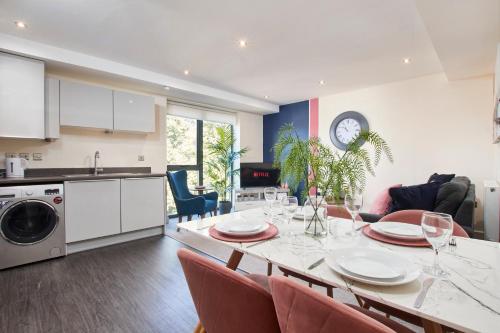 Boutique York Abode sleeps 6 - Parking Accommodation image 3 Boutique York Abode sleeps 6 - Parking image three