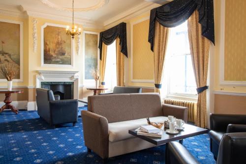 The Royal Hotel Whitby Accommodation image 5 Image name 321309405 the 3 image from the post The Royal Hotel Whitby in Yorkshire.com.
