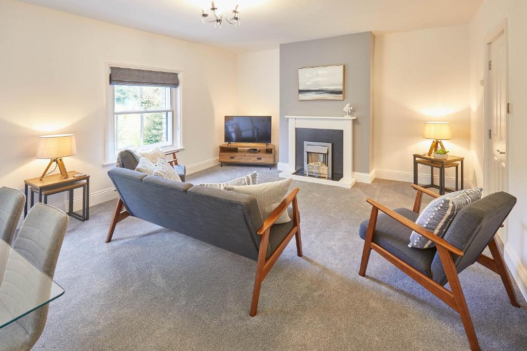 Host & Stay - The Captain's Loft image one