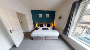 Suffolk House 3 or 6 Bed setup Workstays UK Accommodation image 2 Suffolk House 3 or 6 Bed setup Workstays UK image two