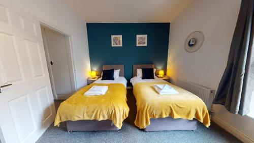 Suffolk House 3 or 6 Bed setup Workstays UK Accommodation image 3 Suffolk House 3 or 6 Bed setup Workstays UK image three