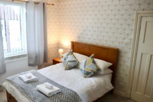 Picture of EXQUISITE FOLK VICTORIAN ONE-BED HOUSE: