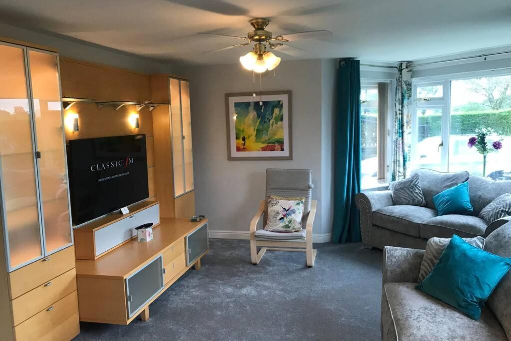 Spacious Luxury 2 bed Flat with Sauna and triple garage Accommodation image 1 Spacious Luxury 2 bed Flat with Sauna and triple garage image one