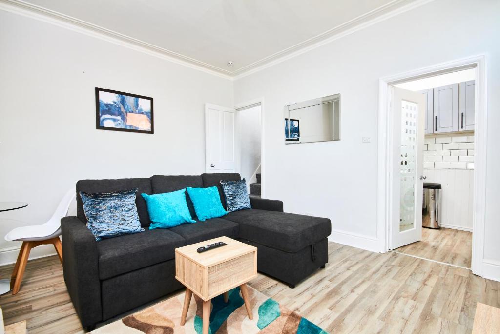 5 minutes from Leeds City Centre - Parking Accommodation image 1 5 minutes from Leeds City Centre - Parking image one