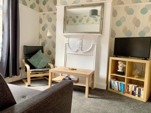The Stray - Free Parking - York Victorian House - Holiday Home Accommodation image 3 The Stray - Free Parking - York Victorian House - Holiday Home image three