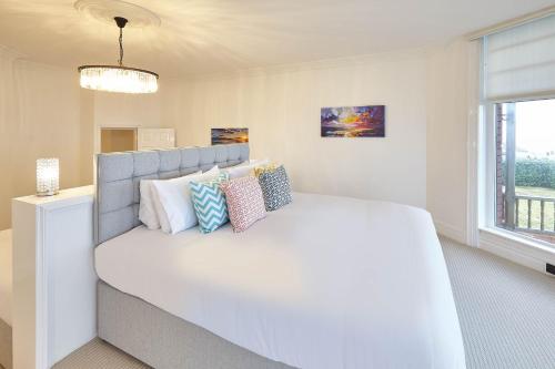 Host & Stay - Sea Forever Seafront Villa image three