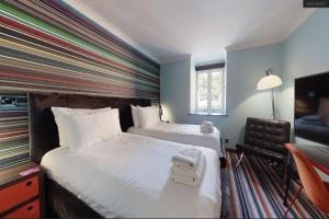 Village Hotel Leeds North Accommodation image 2 Village Hotel Leeds North image two