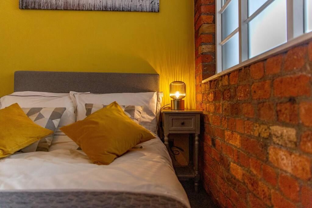 Lovely, Central, 1 Bed Apartment (Sleeps 4) with Free Parking Accommodation image 1 Lovely, Central, 1 Bed Apartment (Sleeps 4) with Free Parking image one