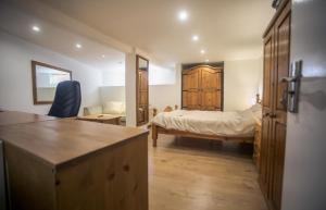 Beautiful 1-Bed Basement flat in Leeds Accommodation image 2 Beautiful 1-Bed Basement flat in Leeds image two