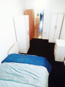 COSY DOUBLE ROOM CLOSE TO UNIVERSITY OF BRADFORD AND CITY CENTRE Accommodation image 2 COSY DOUBLE ROOM CLOSE TO UNIVERSITY OF BRADFORD AND CITY CENTRE image two